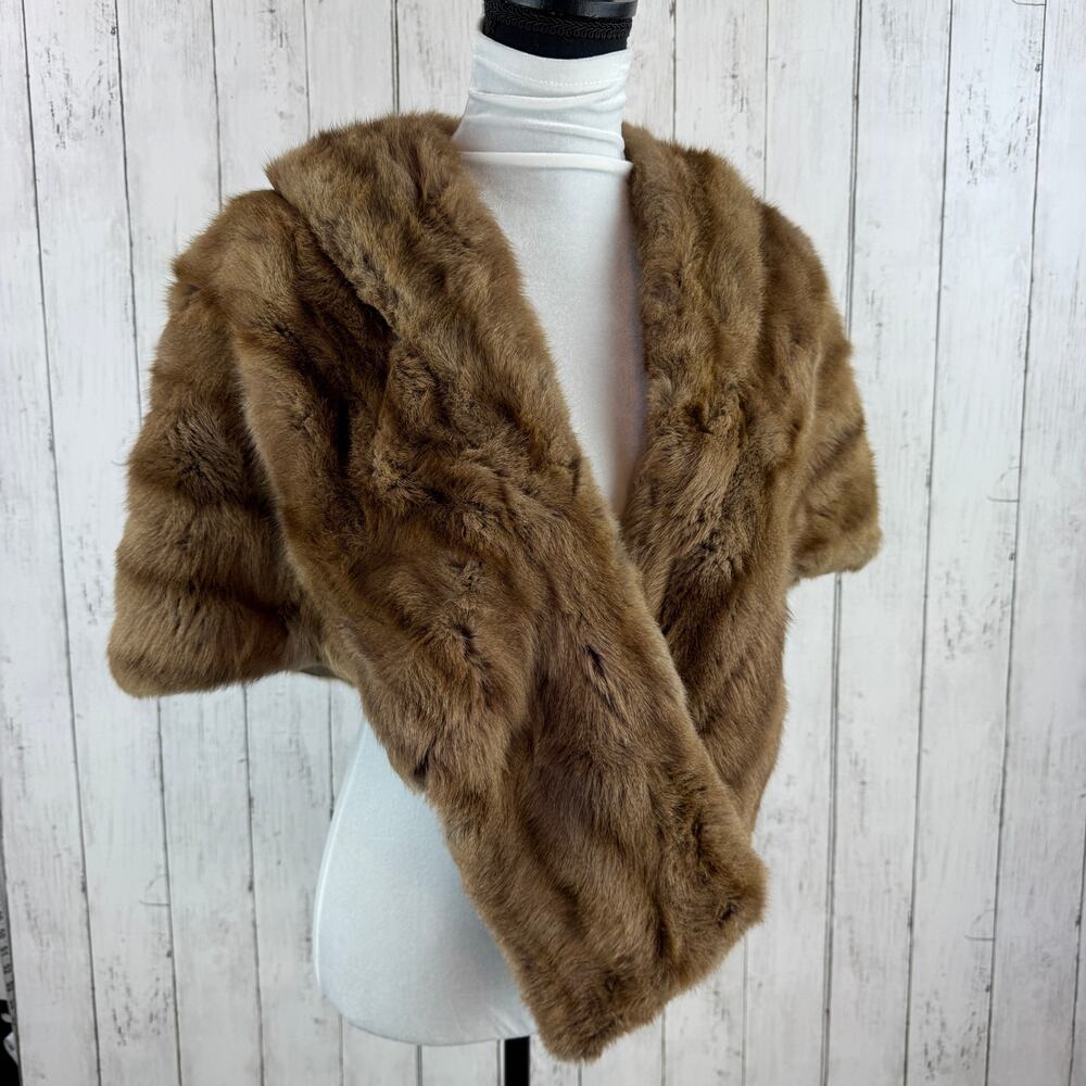 VTG Vandervoort's Fur Salon Brown Fur Stole Cape Pockets 1940s 1950s One Size